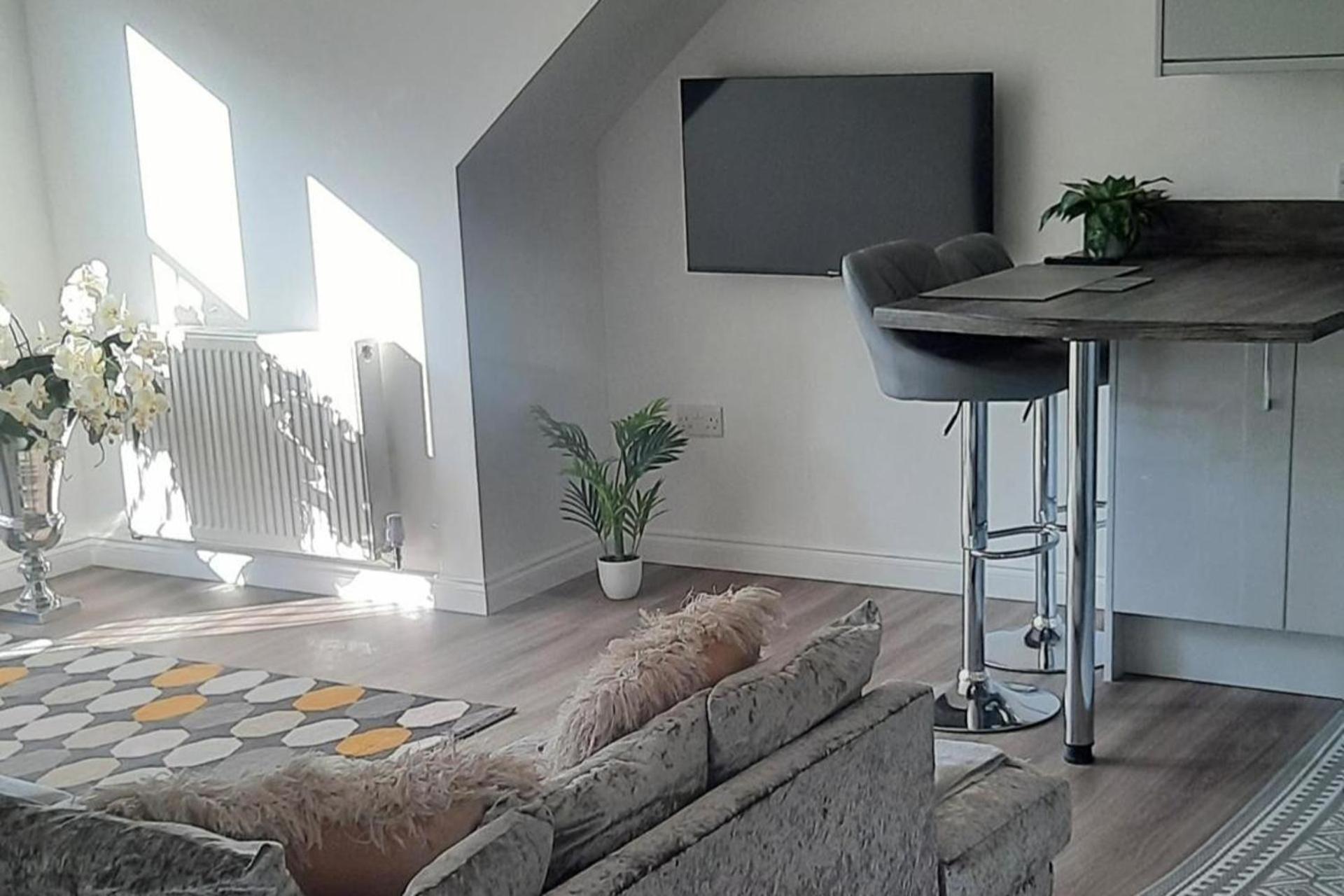 Lanarkshire Apartment- Views- Sleeps 4- Balcony Larkhall  Exterior photo